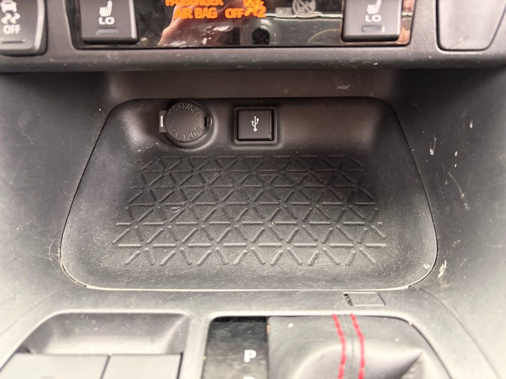 Used 2022 Toyota RAV4 SE w/ Weather & Moonroof Package image 23