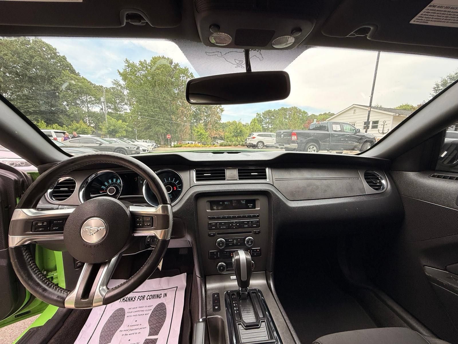 Used 2013 Ford Mustang Coupe RWD image 26