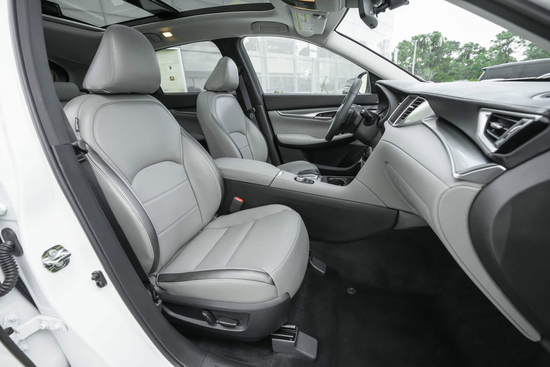 Used 2025 INFINITI QX50 Luxe image 37