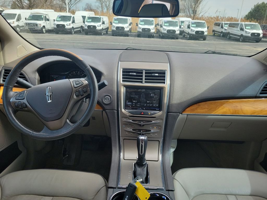 Used 2015 Lincoln MKX AWD w/ Equipment Group 101A image 17