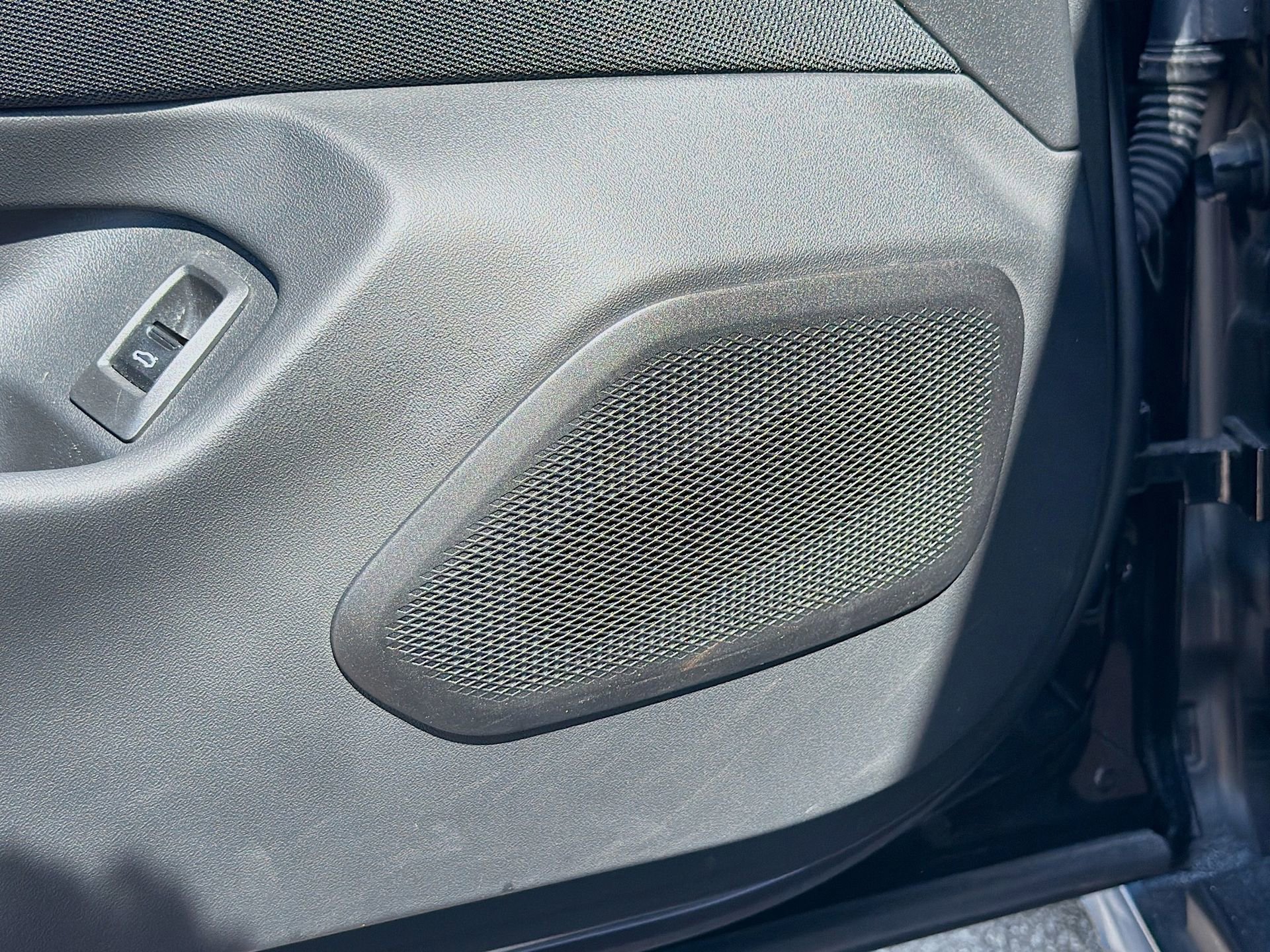 Used 2024 BMW 530i w/ Premium Package image 25