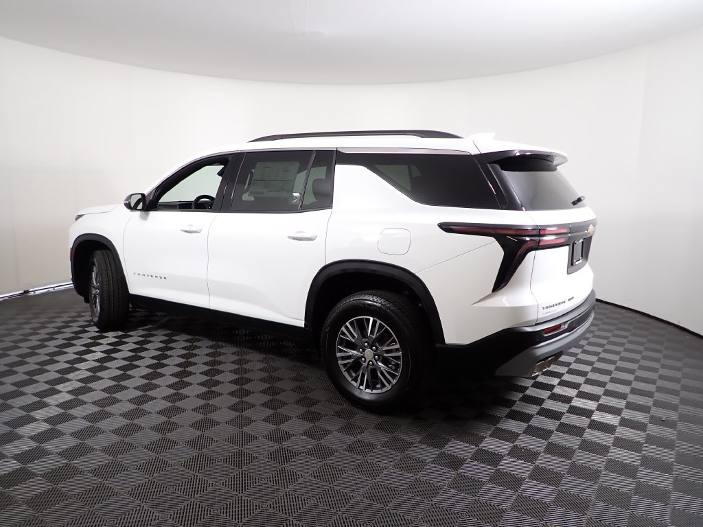 New 2027 Chevrolet Traverse LT w/ LPO, Floor Liner Package AWD/4WD image 12