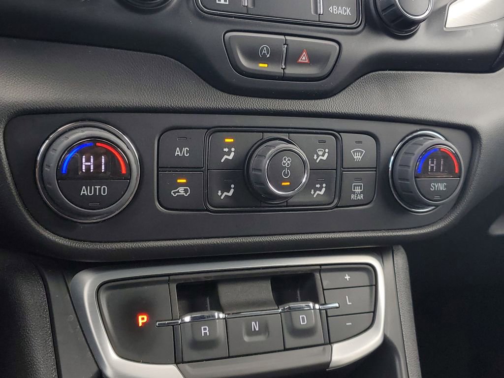 Used 2023 GMC Terrain SLT image 23