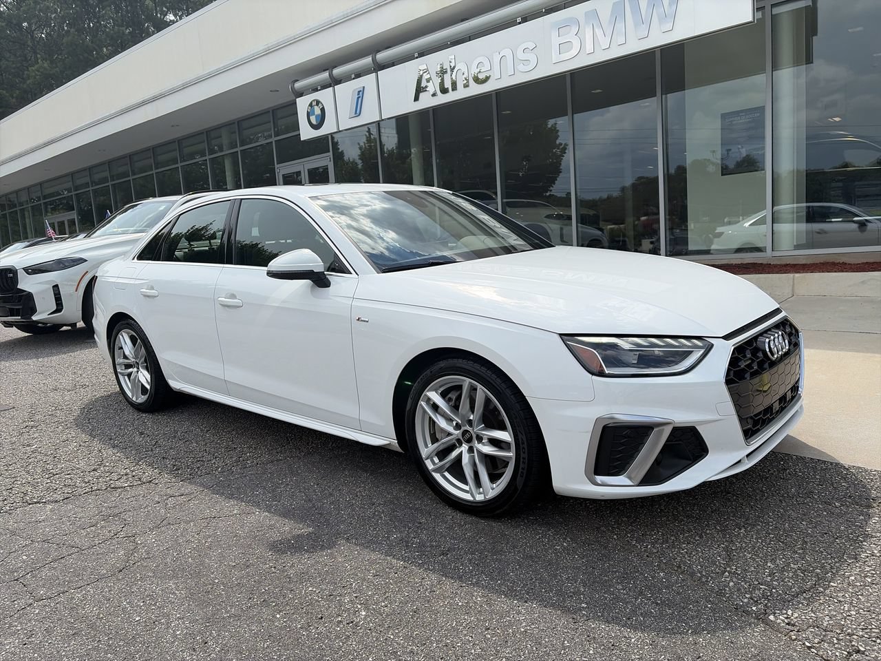 Used 2022 Audi A4 2.0T Premium Plus w/ Premium Plus Package AWD/4WD image 2