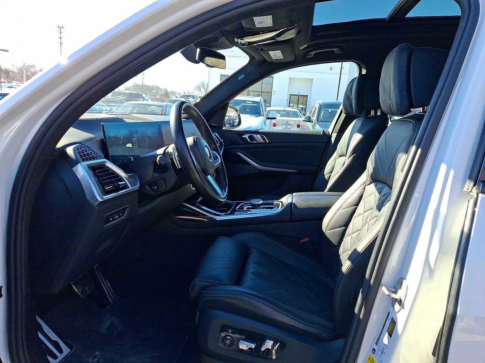 Used 2024 BMW X7 xDrive40i w/ M Sport Package image 14