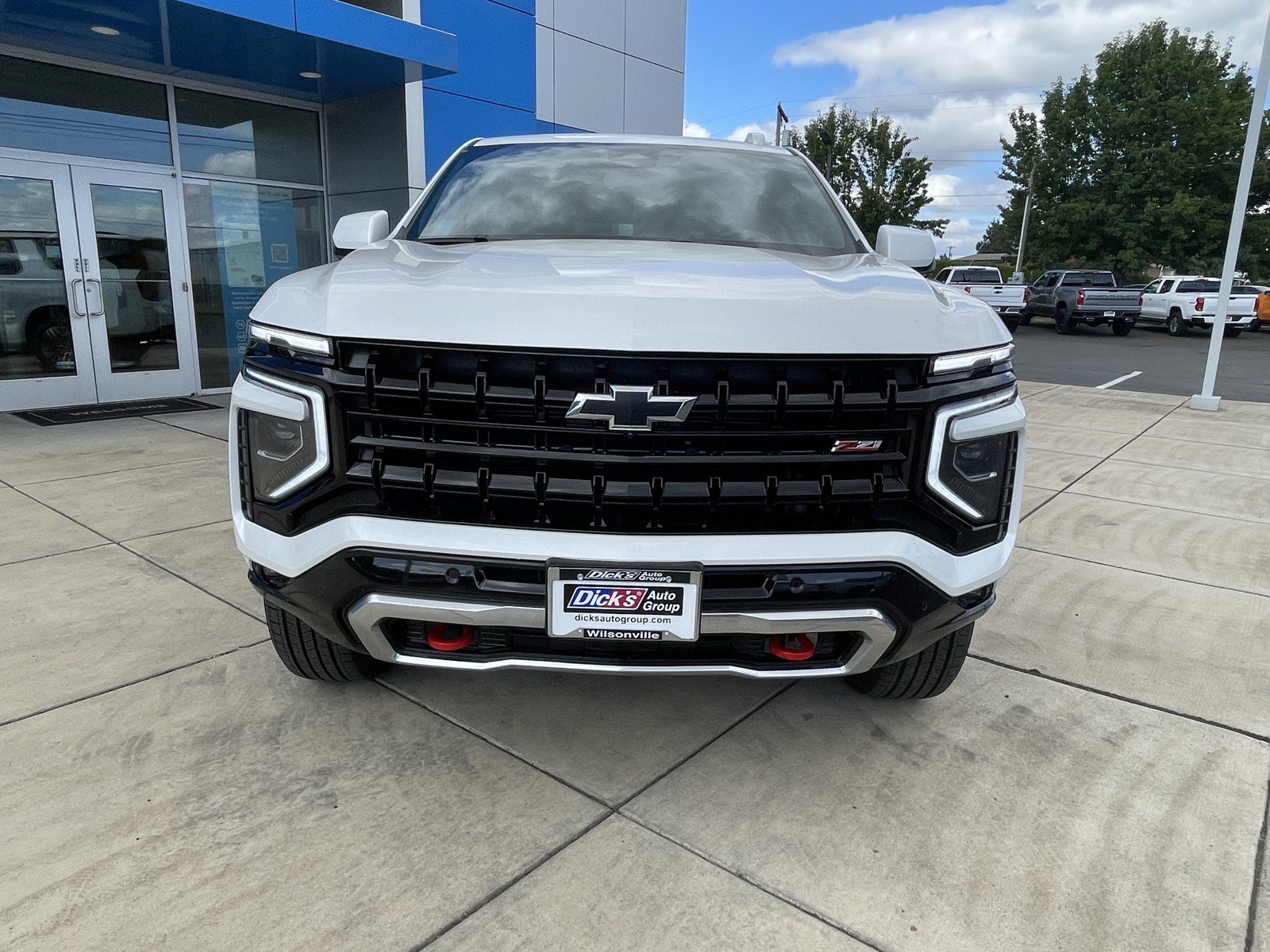Used 2025 Chevrolet Suburban Z71 AWD/4WD image 8
