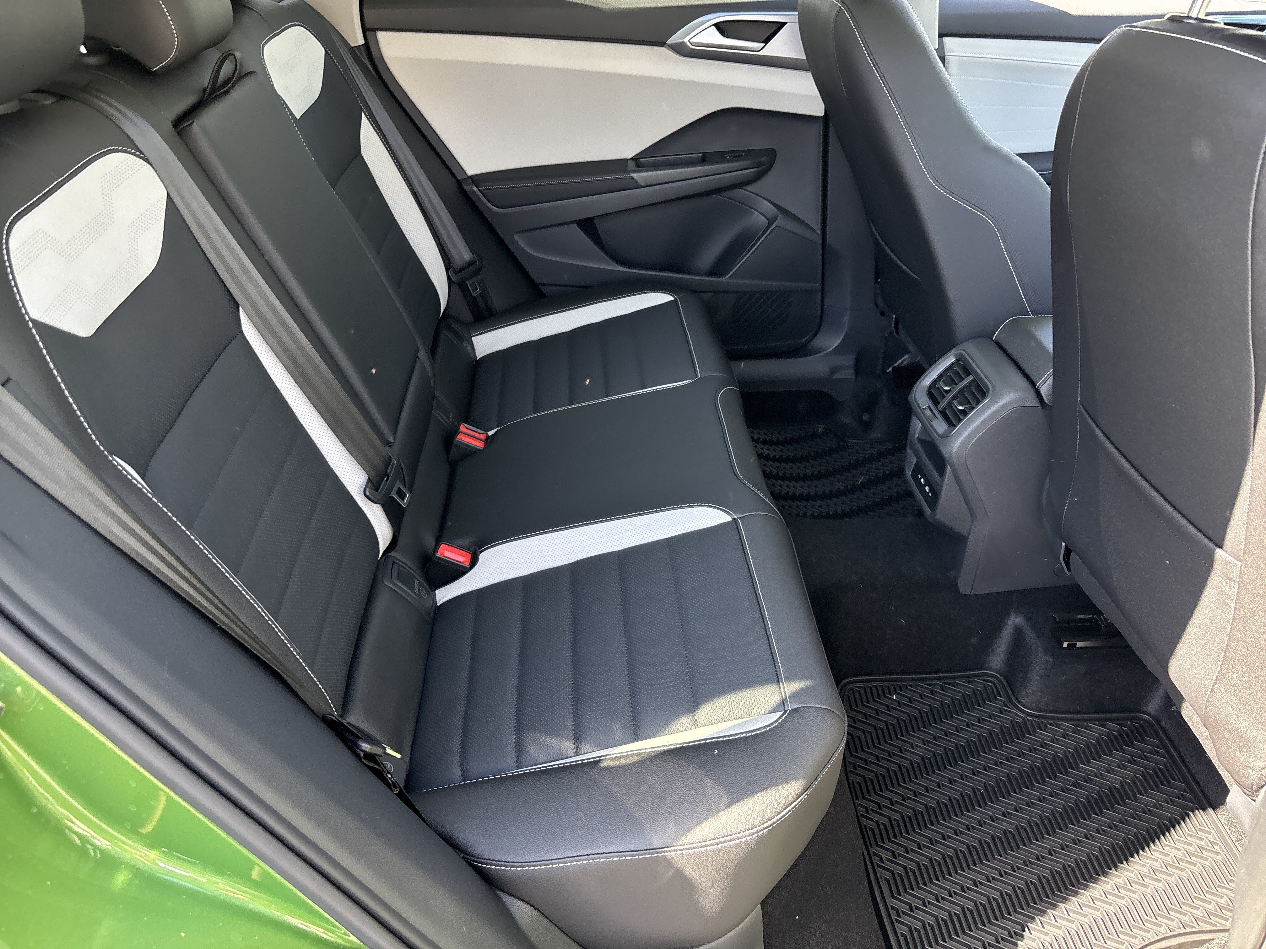 New 2026 Volkswagen Taos SEL AWD/4WD image 10