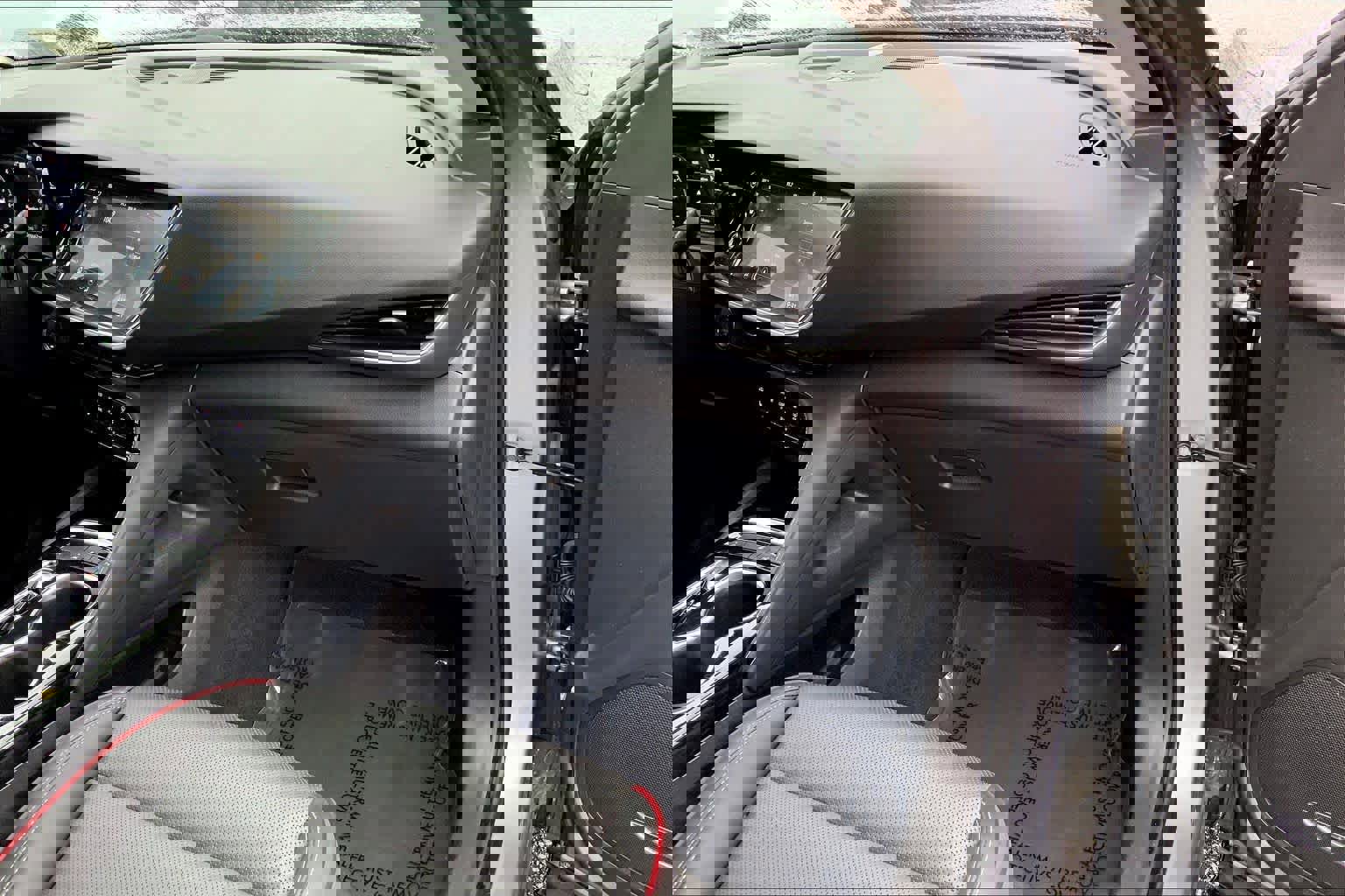 Used 2022 Buick Envision Essence w/ Technology Package II image 18