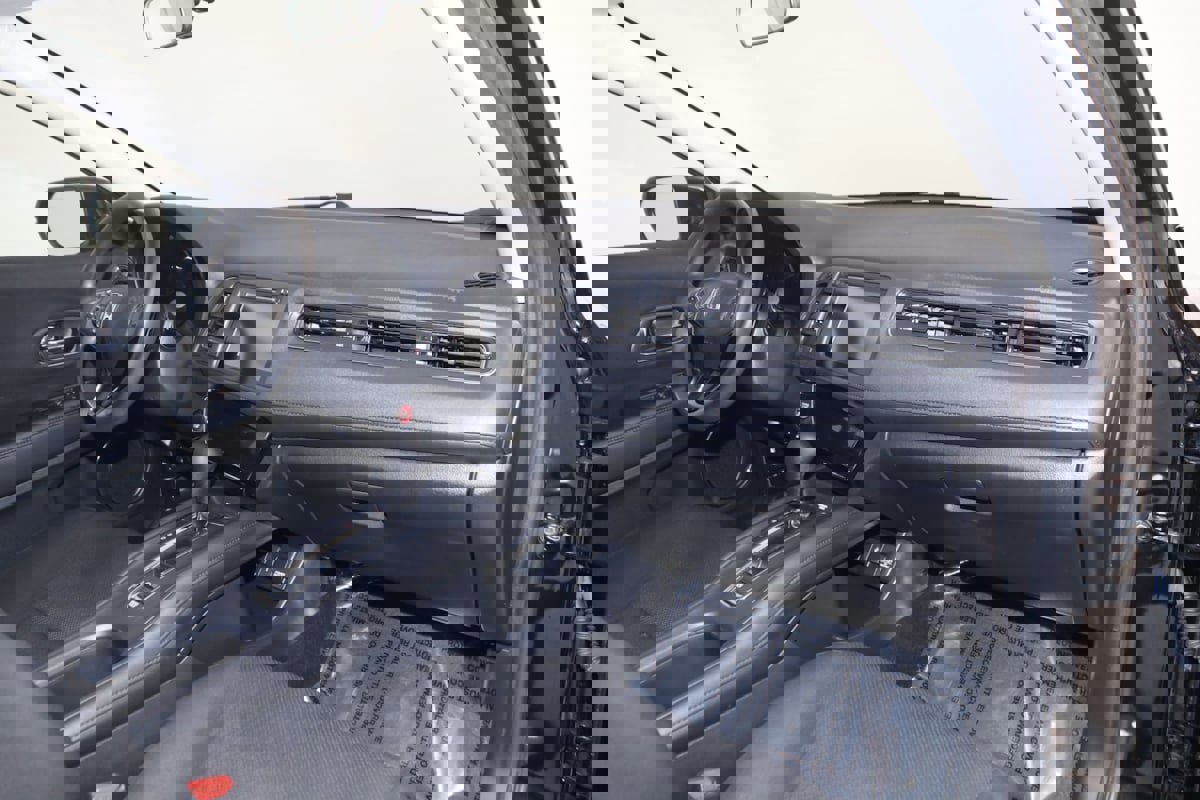 Used 2018 Honda HR-V EX image 37