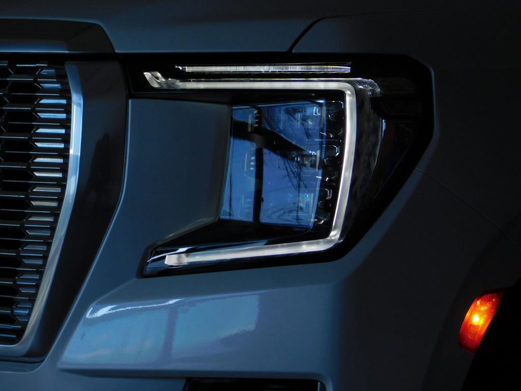 Used 2021 GMC Yukon Denali AWD/4WD image 16