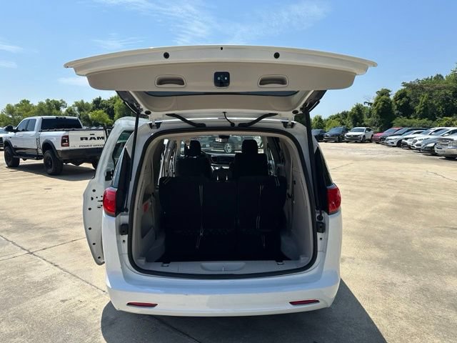 Used 2023 Chrysler Voyager LX FWD image 15