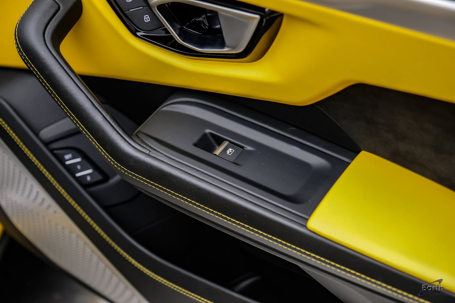 Used 2021 Lamborghini Urus AWD/4WD image 97