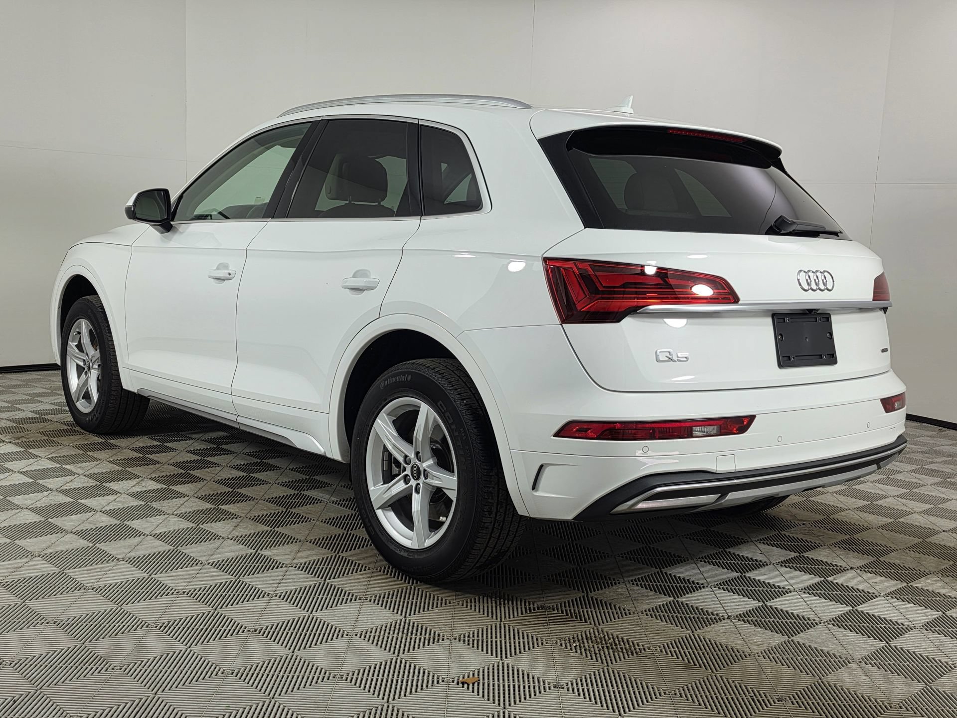 Certified 2023 Audi Q5 Premium Plus AWD/4WD image 5