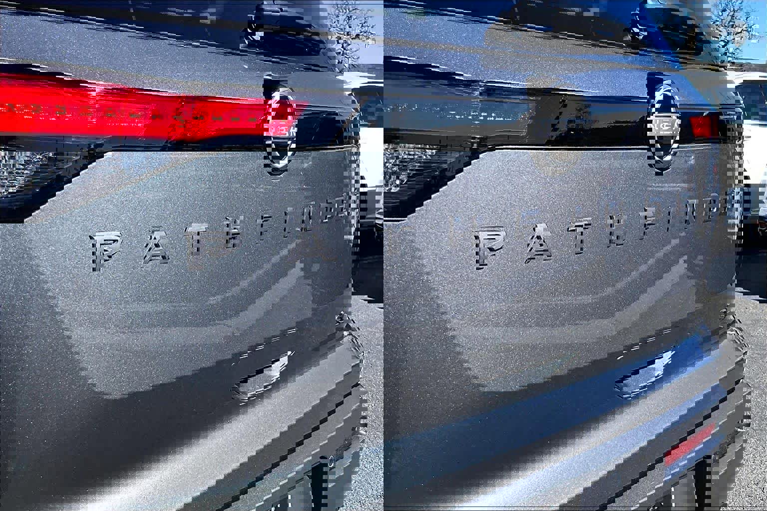 New 2026 Nissan Pathfinder SL image 15