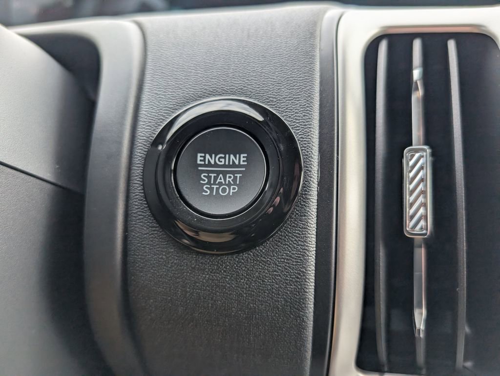 New 2025 Ford Expedition Active image 13