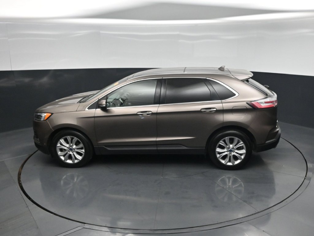 Certified 2019 Ford Edge Titanium w/ Equipment Group 301A FWD image 46