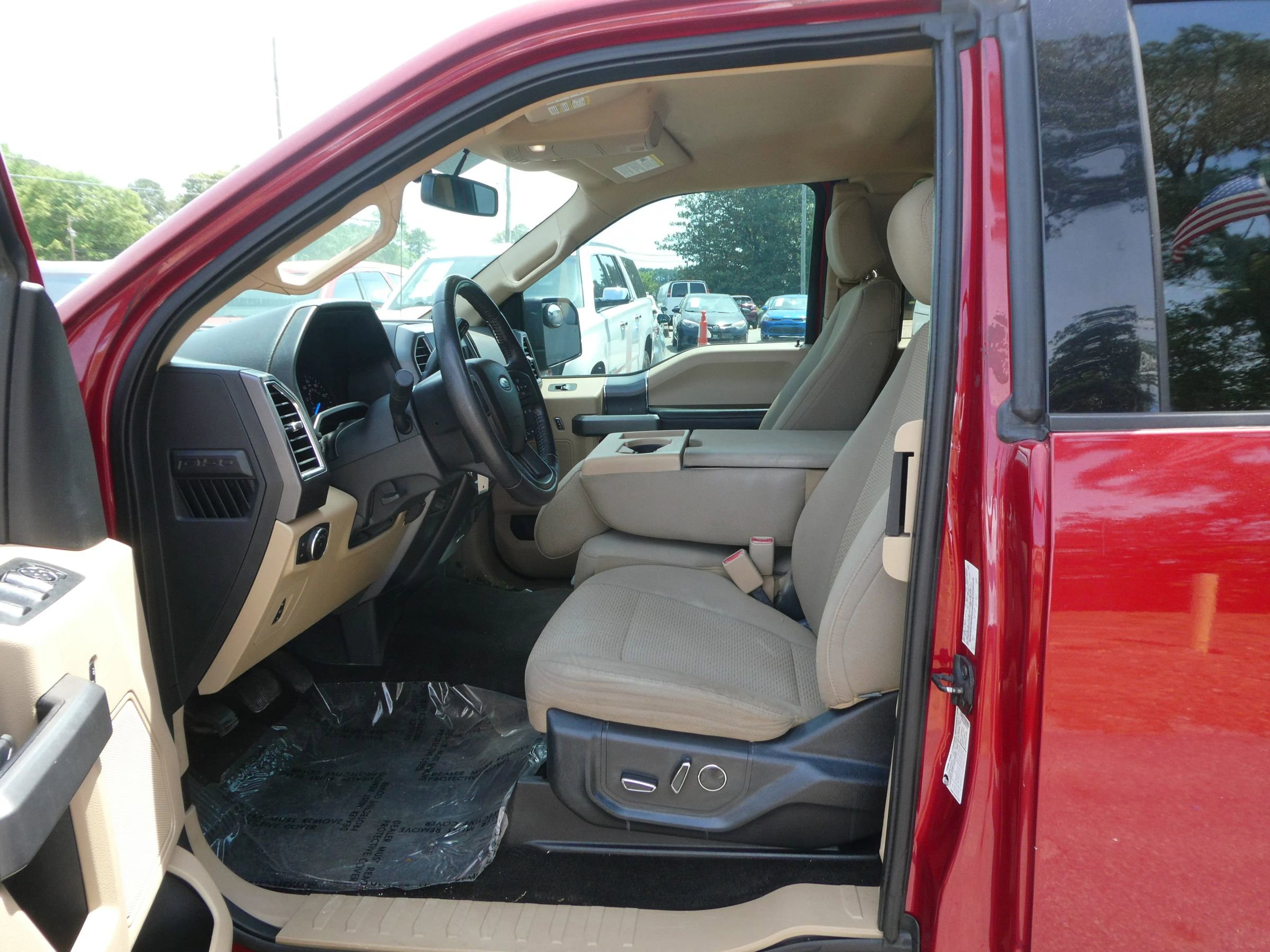 Used 2015 Ford F150 XLT w/ Equipment Group 302A Luxury RWD image 12