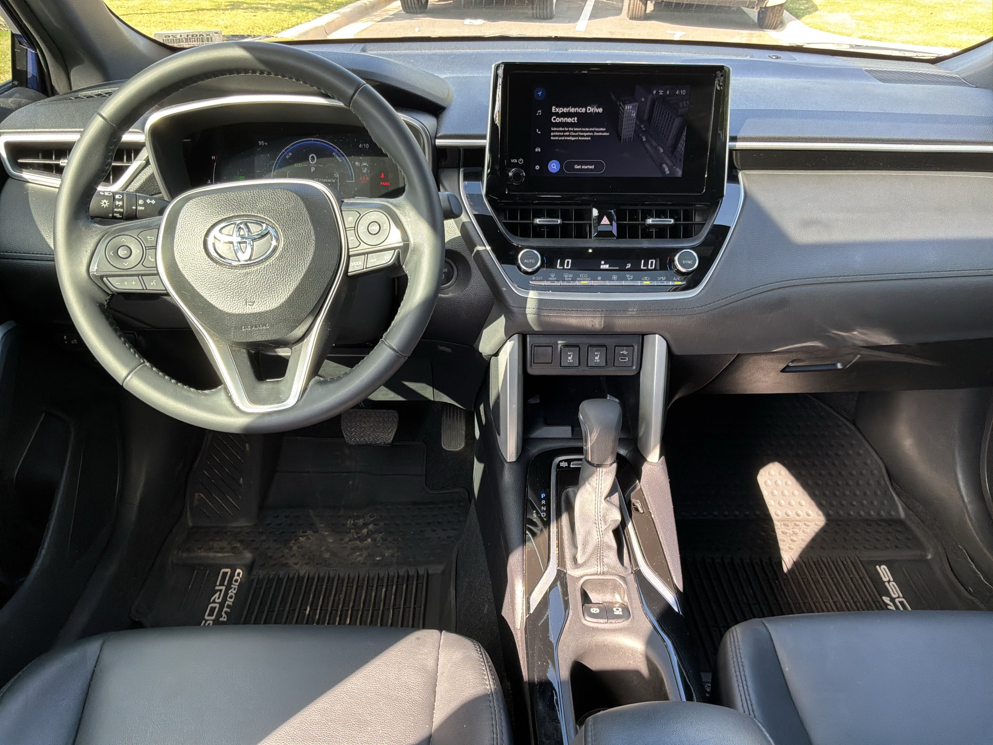 Used 2025 Toyota Corolla Cross AWD Hybrid w/ Convenience Package image 29
