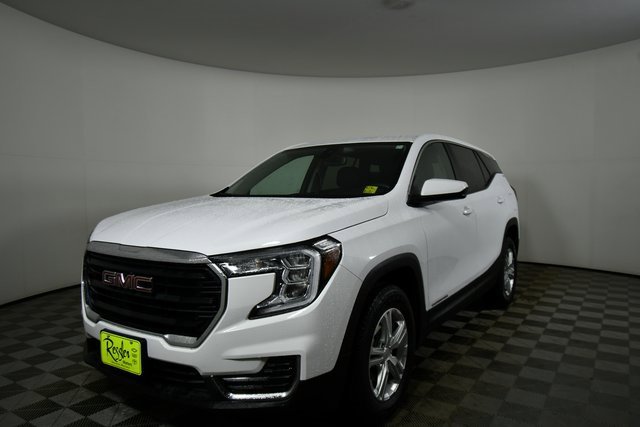 Used 2024 GMC Terrain SLE image 6