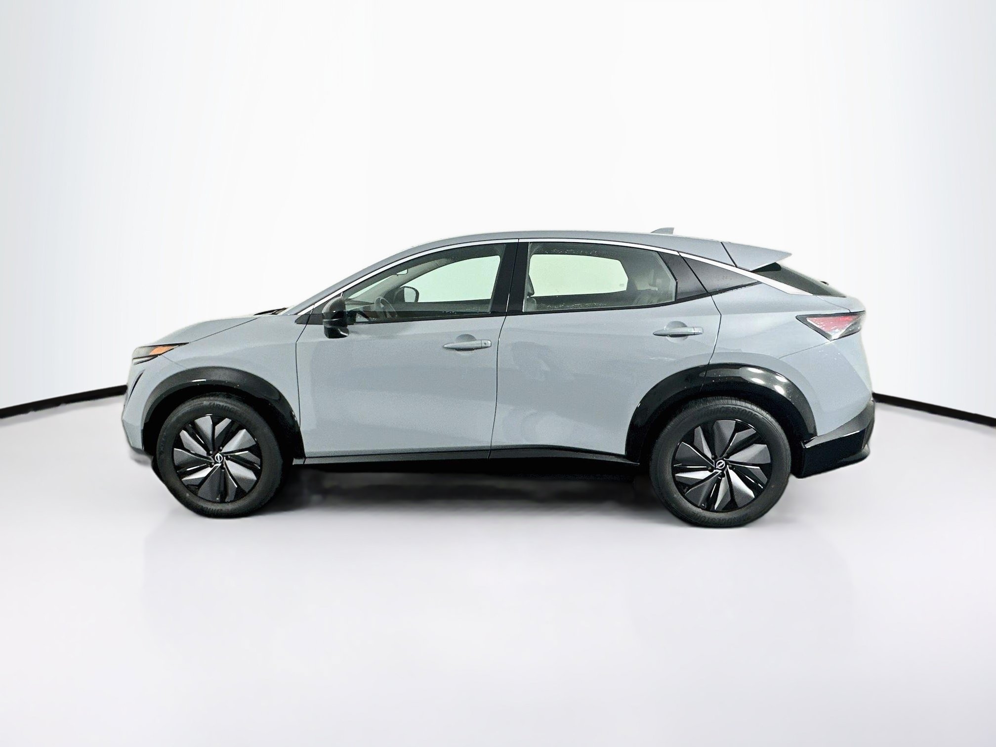 Used 2024 Nissan Ariya FWD image 4