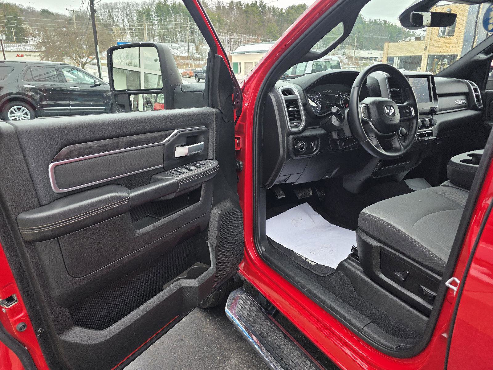 Used 2024 RAM 2500 Big Horn w/ Bed Utility Group image 11