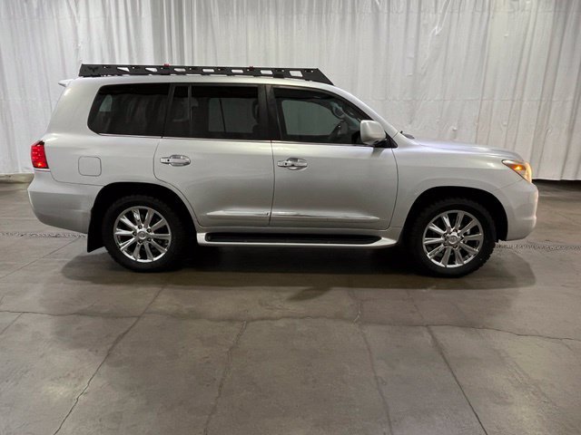 Used 2009 Lexus LX 570 4WD w/ Preferred Accessory Pkg image 3