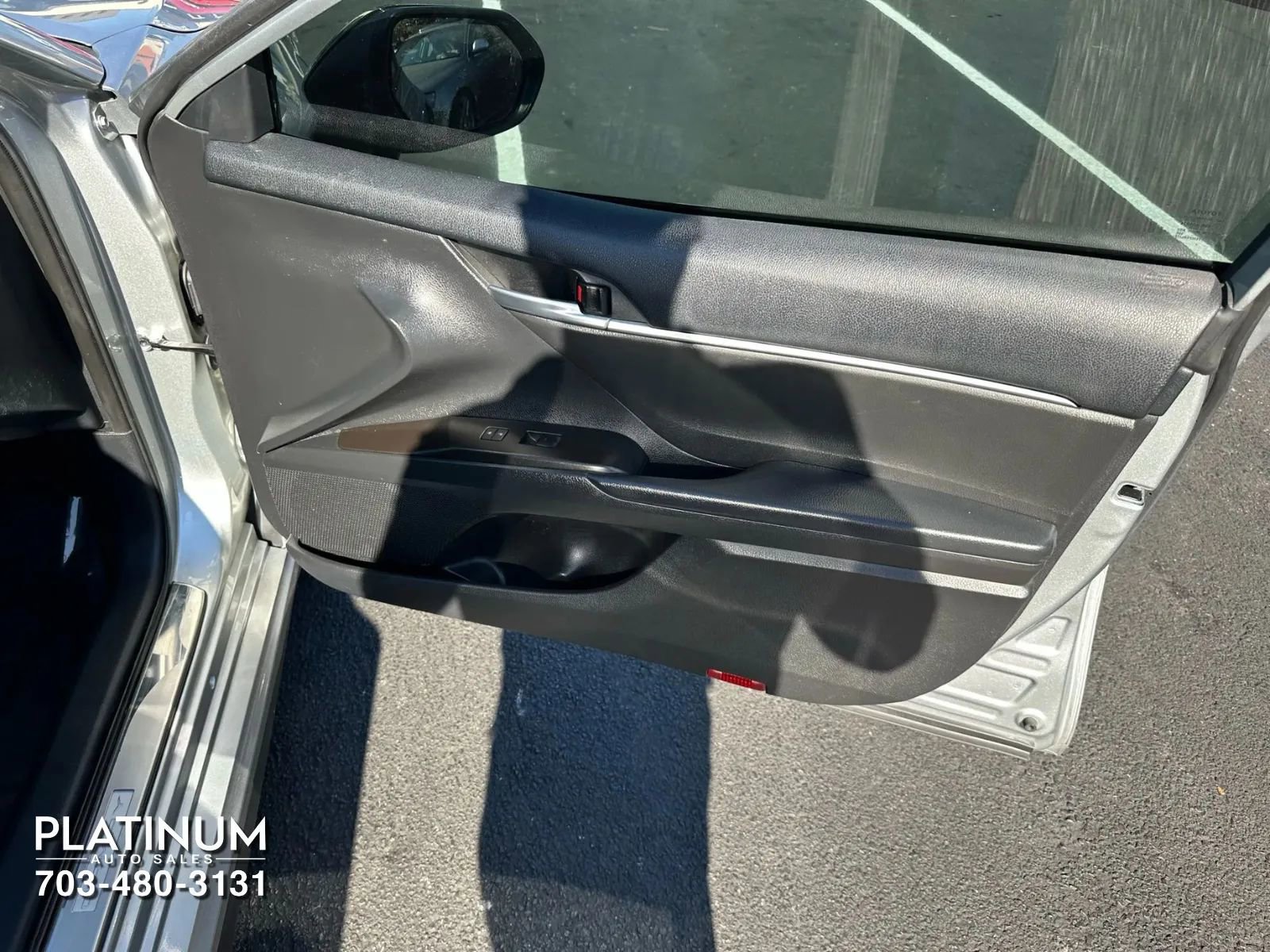 Used 2022 Toyota Camry SE image 19