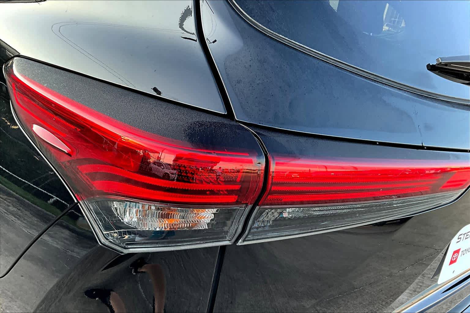 Used 2023 Toyota Highlander XLE FWD image 29