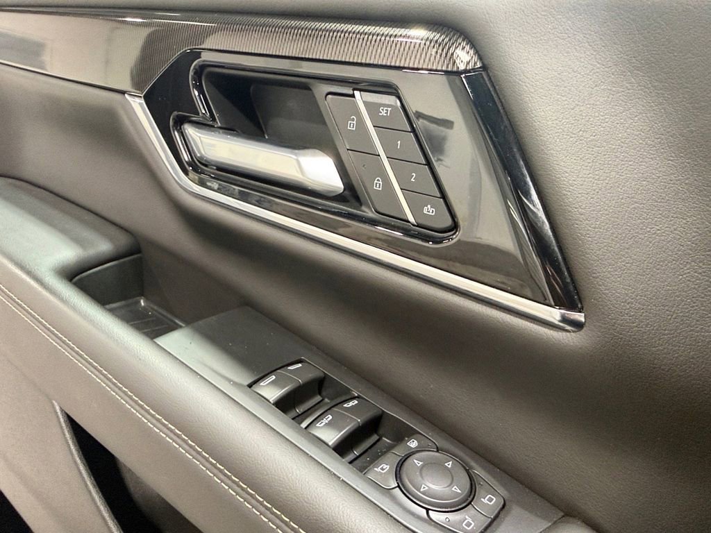 Used 2025 GMC Yukon XL Elevation AWD/4WD image 23