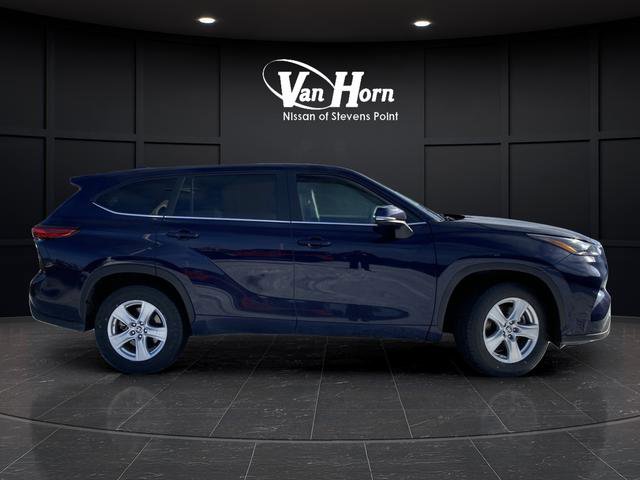 Used 2023 Toyota Highlander LE FWD image 7