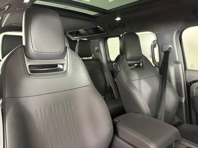 New 2026 Land Rover Defender 110 OCTA image 32