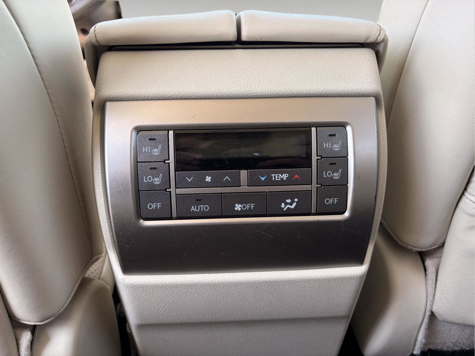 Used 2016 Lexus GX 460 Luxury w/ Preferred Accessory Package image 27
