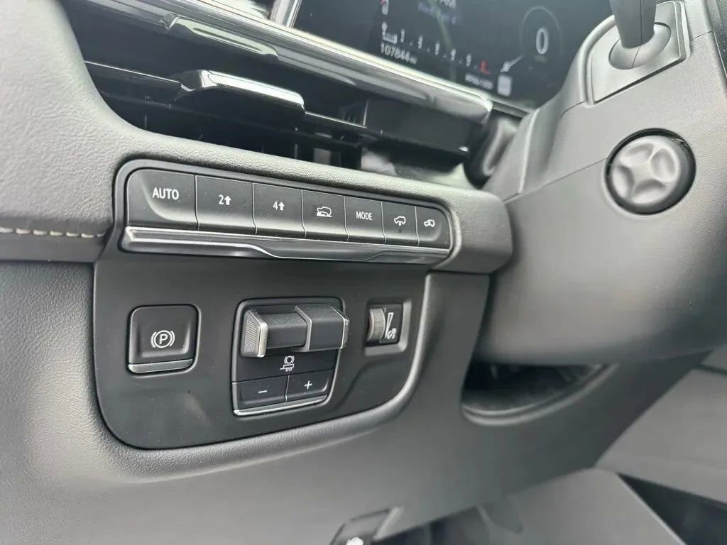 Used 2021 Cadillac Escalade Premium Luxury w/ Driver Assist Tech Package image 25