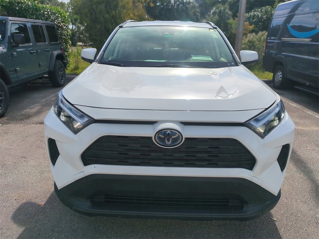 Used 2022 Toyota RAV4 XLE image 4