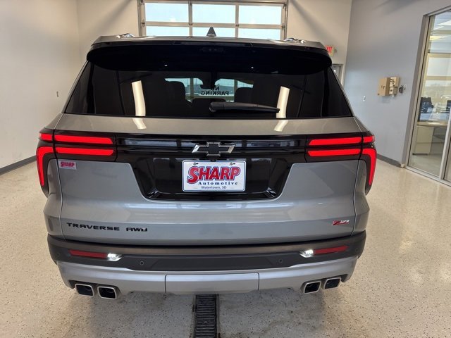 Used 2025 Chevrolet Traverse Z71 image 8