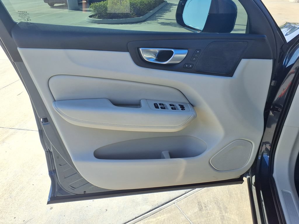 Certified 2024 Volvo XC60 B5 Plus w/ Protection Package Premier AWD/4WD image 13