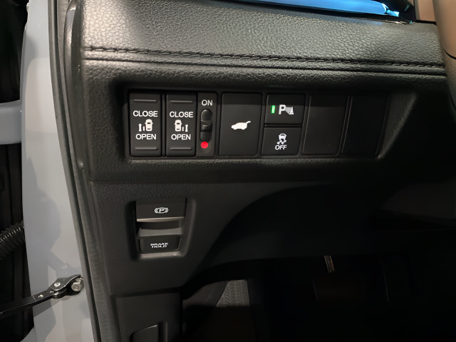 Certified 2025 Honda Odyssey Touring image 13