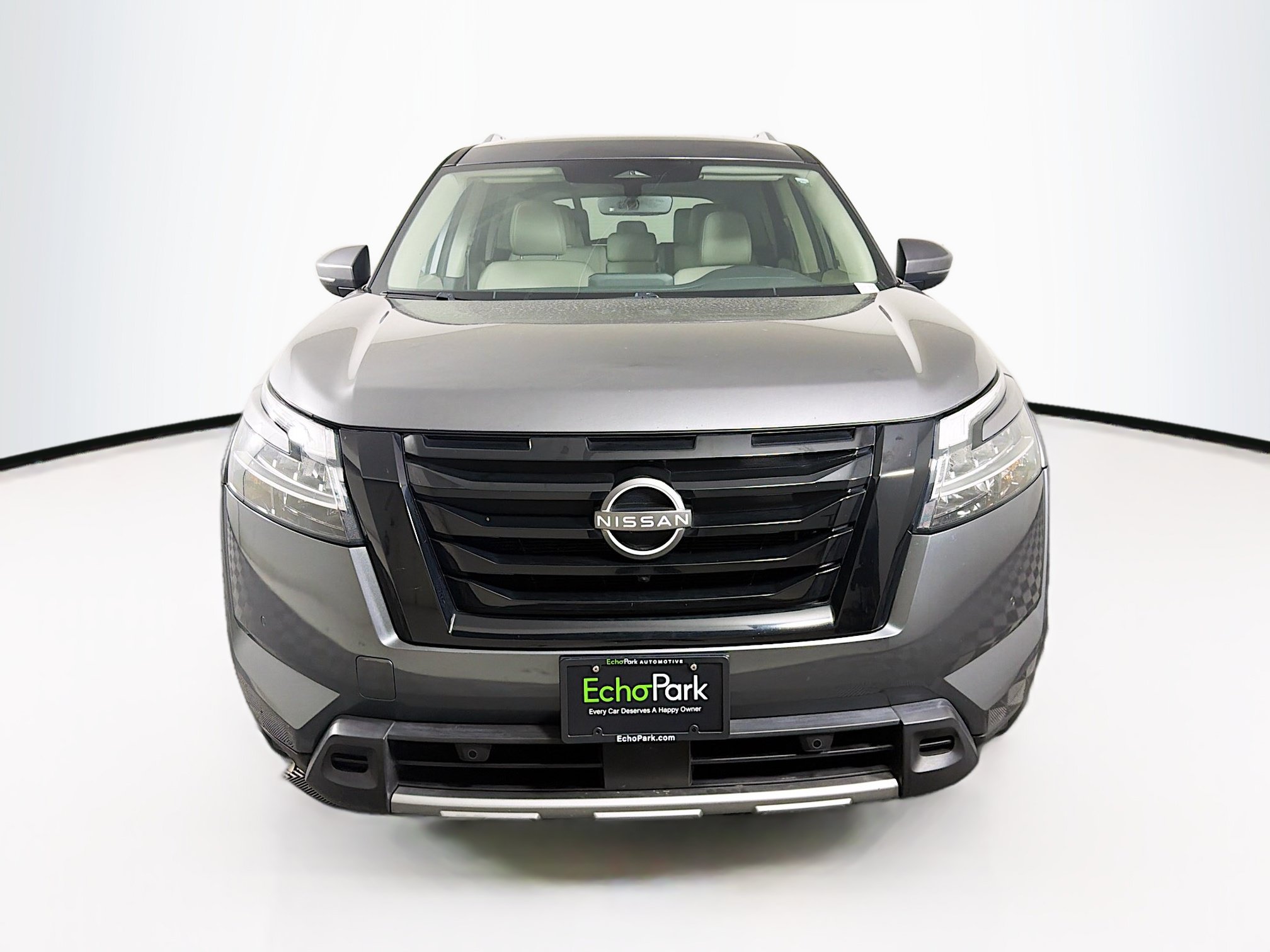 Used 2023 Nissan Pathfinder SL w/ Lighting Package (N92) FWD image 2