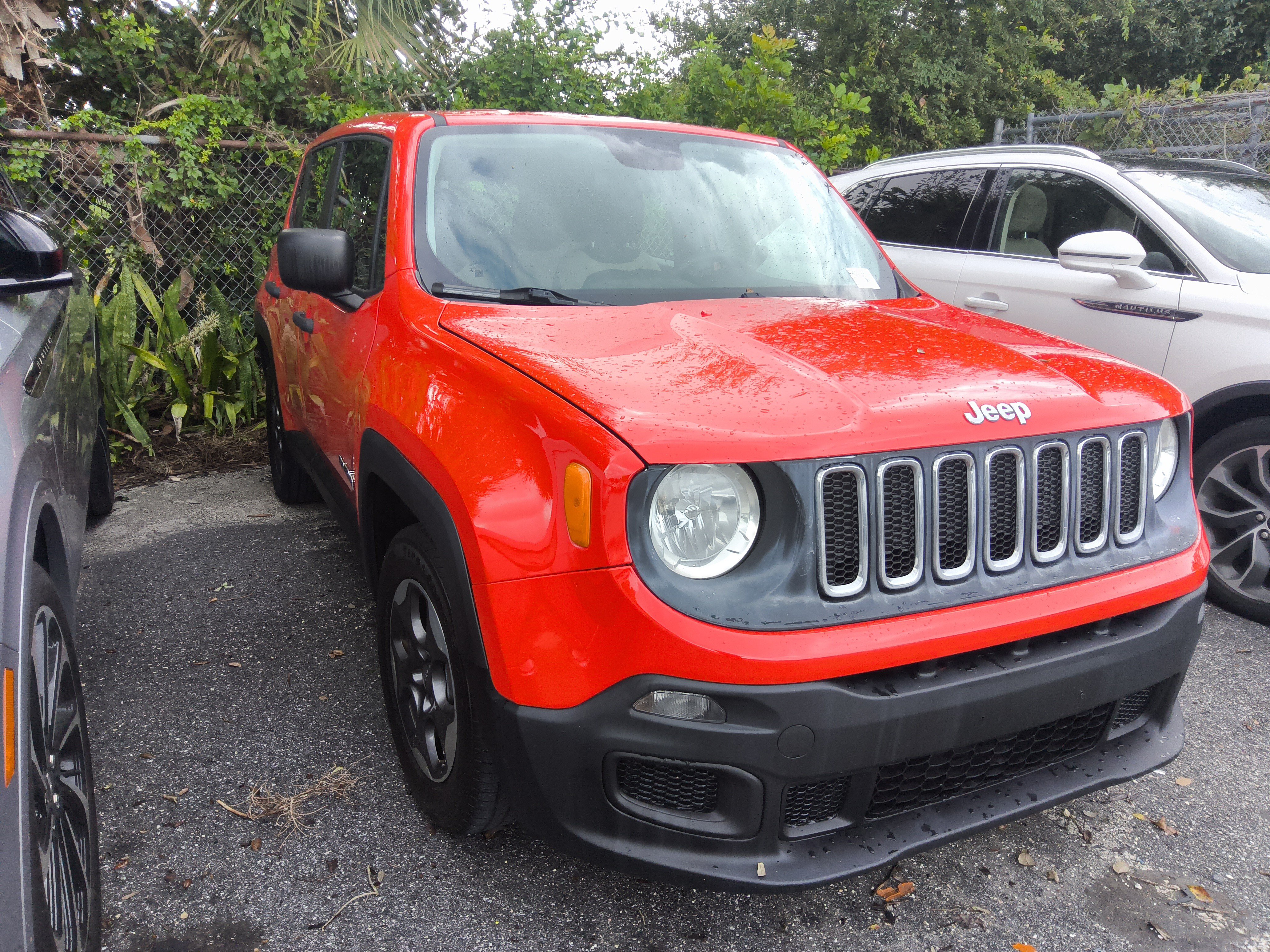Used 2015 Jeep Renegade Sport w/ Power & Air Group FWD image 3