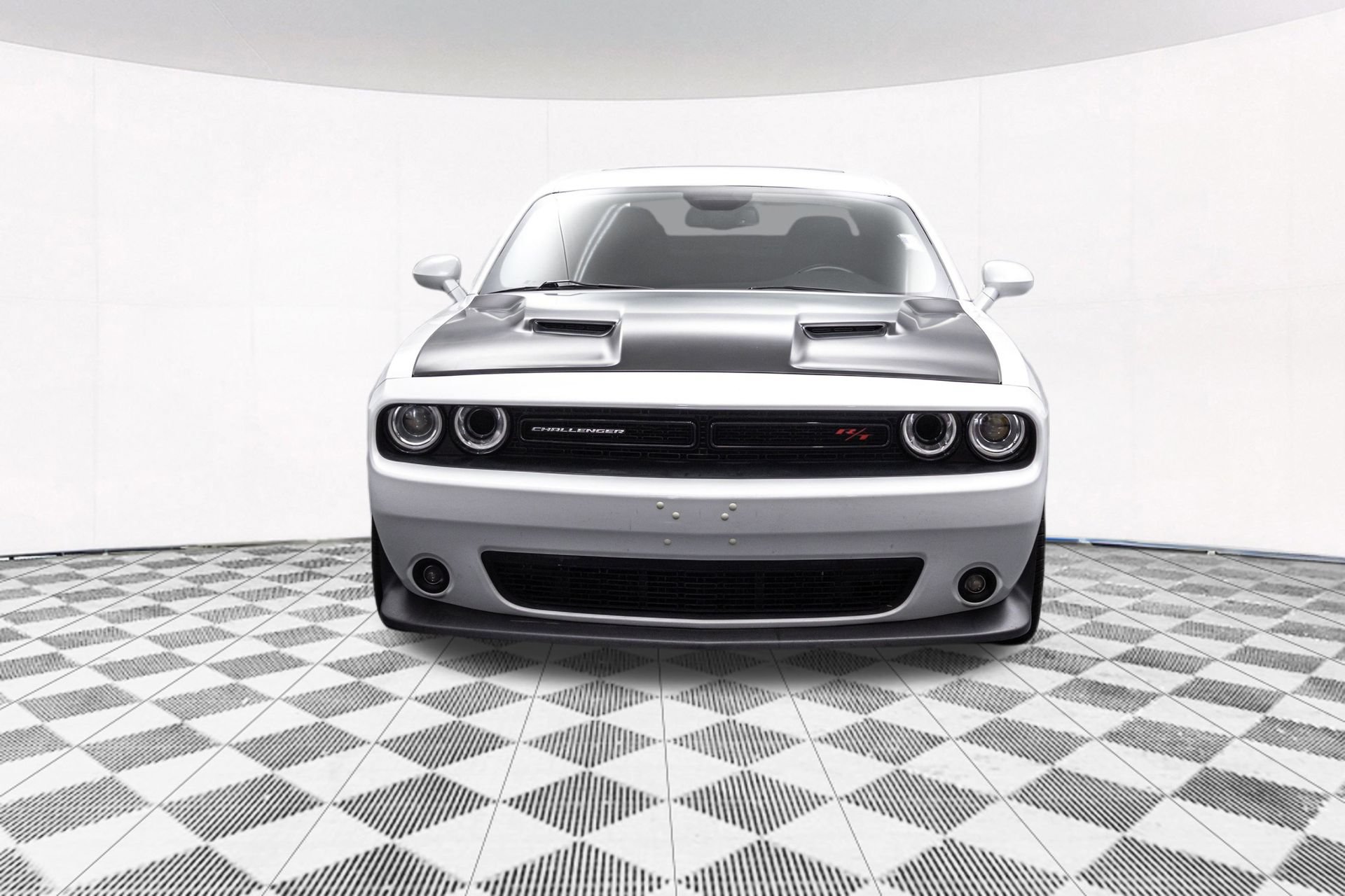 Used 2018 Dodge Challenger R/T Scat Pack w/ Leather Interior Group RWD image 16