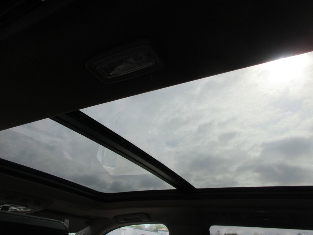 New 2026 GMC Yukon Denali AWD/4WD image 14