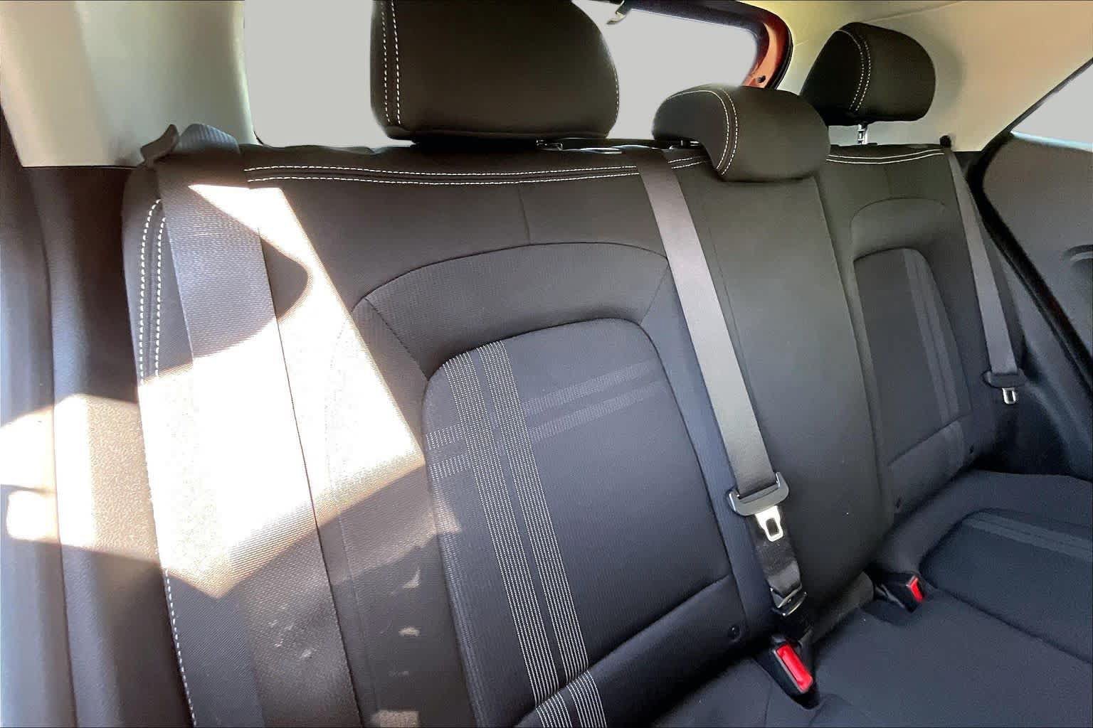 Used 2023 Hyundai Venue SEL w/ Cargo Package FWD image 17