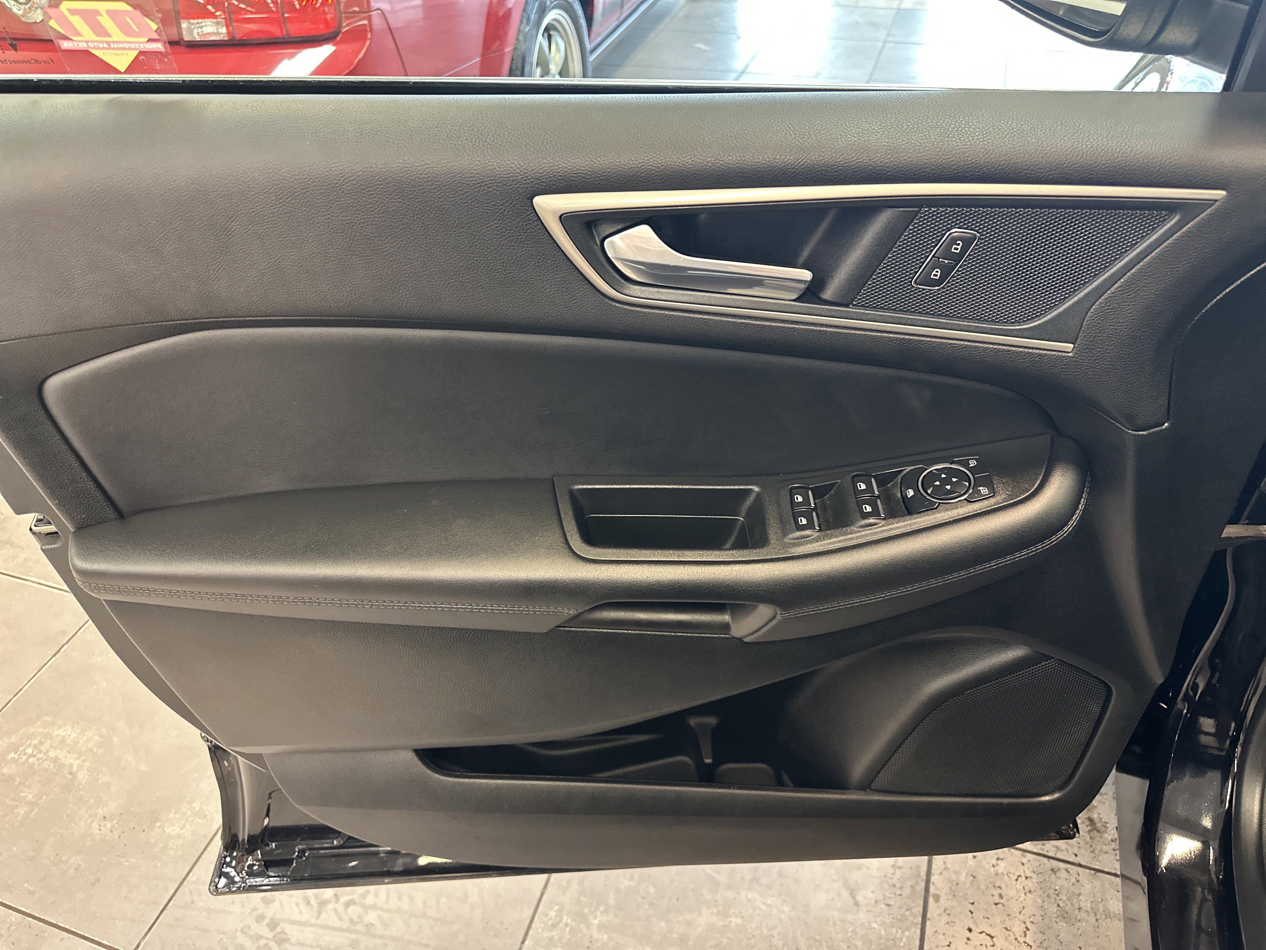 Used 2024 Ford Edge SEL w/ Convenience Package image 21