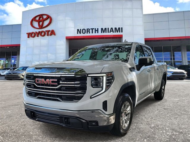 Used 2024 GMC Sierra 1500 SLT image 2