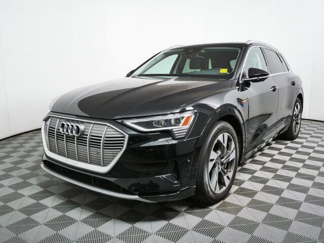 Used 2023 Audi e-tron Premium Plus w/ Premium Plus Package AWD/4WD image 33