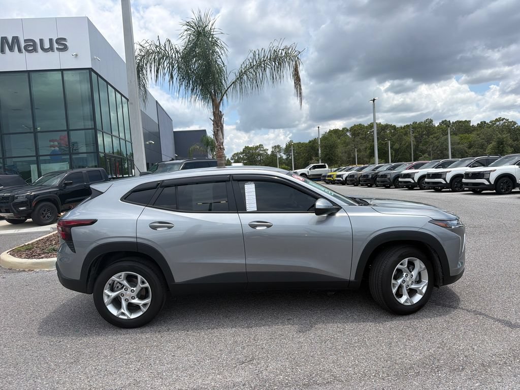 Used 2026 Chevrolet Trax LS w/ LS Convenience Package FWD image 8