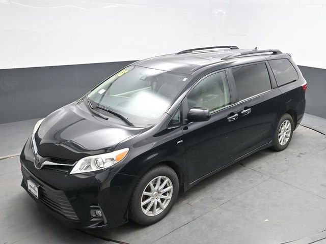 Used 2018 Toyota Sienna XLE AWD/4WD image 18