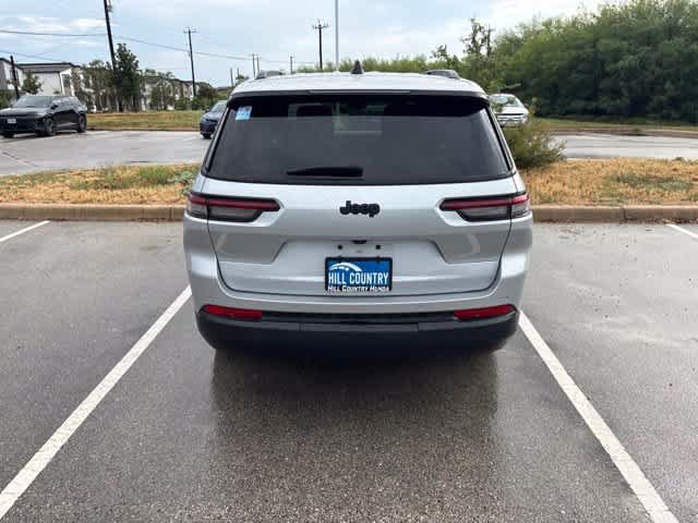 Used 2025 Jeep Grand Cherokee L Altitude RWD image 4