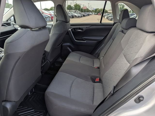 Used 2022 Toyota RAV4 XLE AWD/4WD image 27