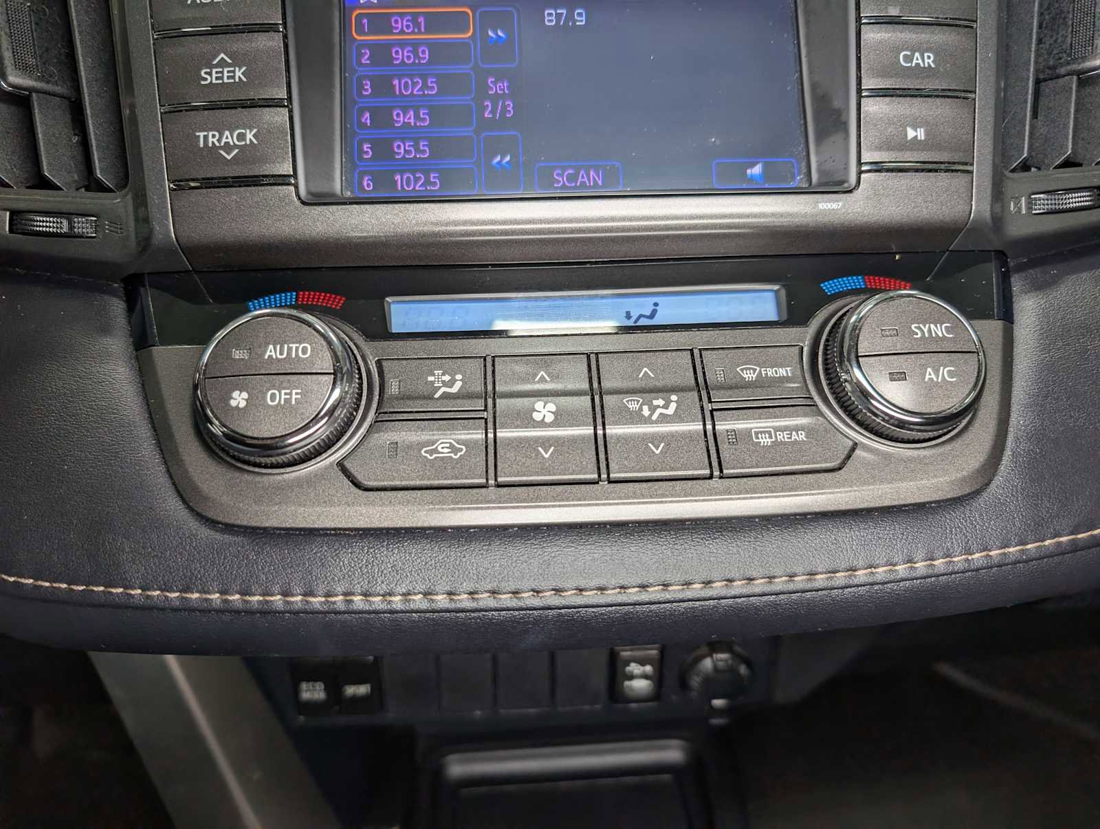 Used 2013 Toyota RAV4 XLE image 32